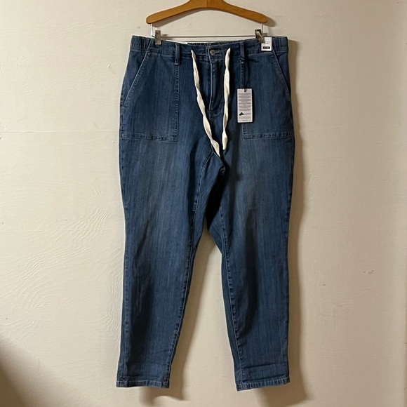 Judy Blue Jeans Woman’s Denim Airplane Mode Pull On Joggers Medium Wash 16W - Picture 1 of 6